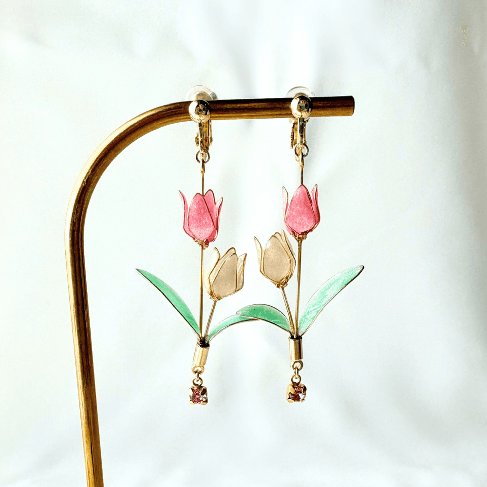 【チューリップ】イヤリング ピンクと白 揺れる ニッケルフリー 金属アレルギー対応 受注生産 春の新作 | 7枚目